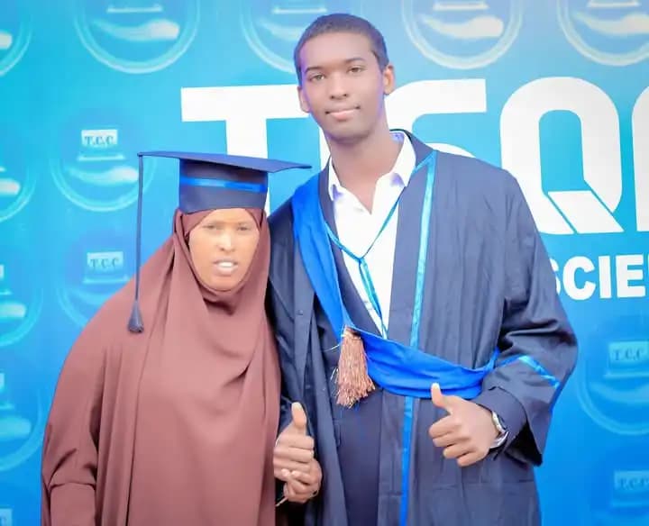 xamse kaafi xuseen images_student